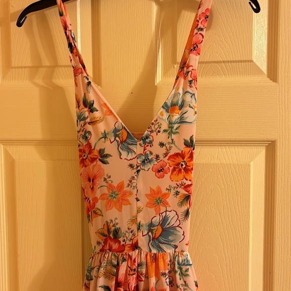 Spring dress - Picture 2 of 4